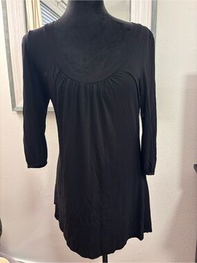 Women's Black Scoop Neck Tunic Top